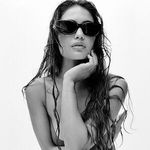 Rialisation MULHOLLAND
in Tortoiseshell brown sunglasses